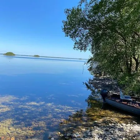 Apartmán Lough Corrib Lodge- With Private Access To *
